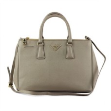 Сива чанта Prada 2274 с кръстосан мотив