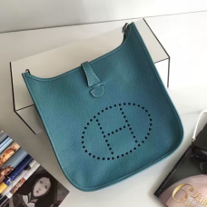 Hermes Evelyne III Togo кожена чанта през рамо синя