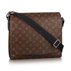 Чанта Louis Vuitton M40934 District MM от монограмно платно