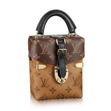 Чанта Louis Vuitton M42999 Camera Box Crossbody с монограм от плат